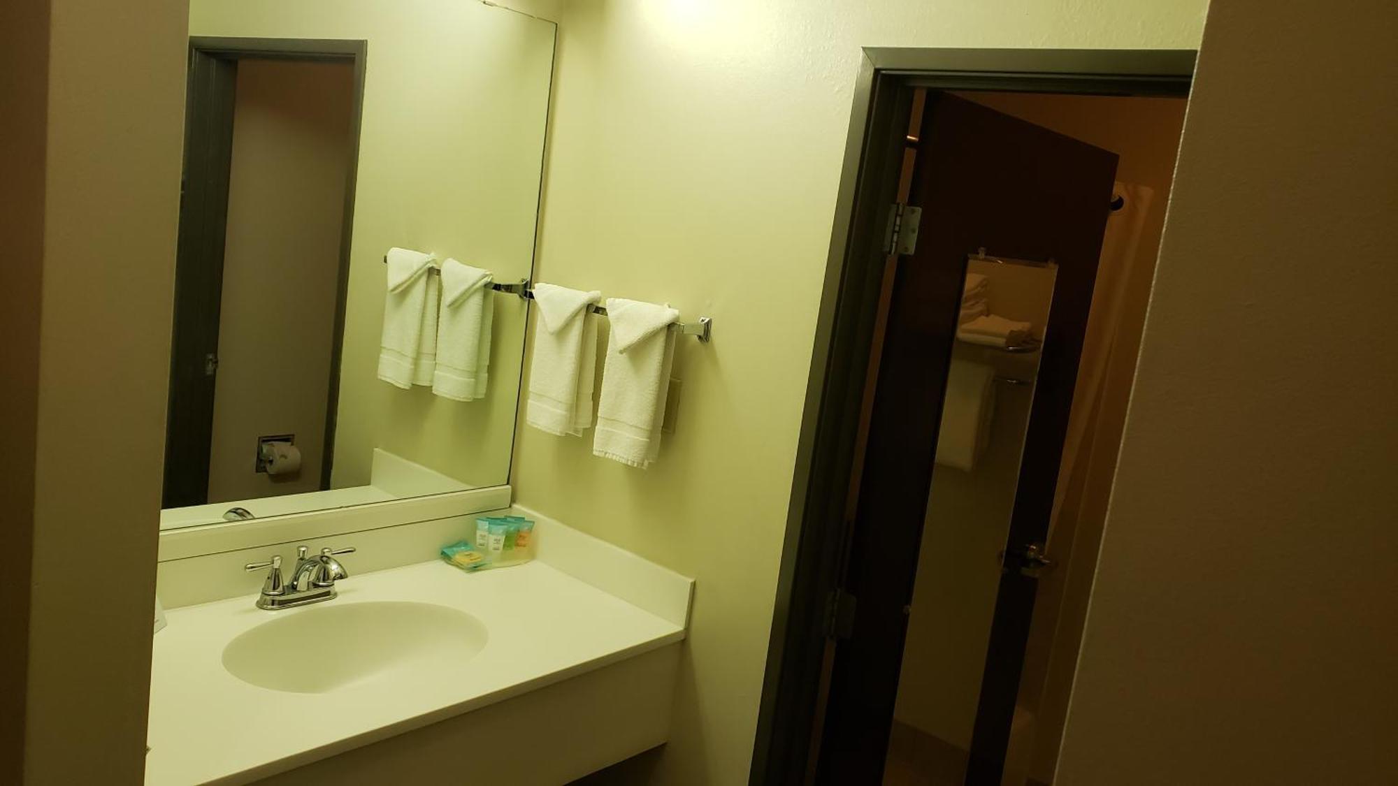 Travelodge By Wyndham Carlsbad Nm Buitenkant foto